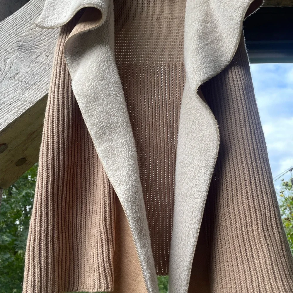 Quinn Suede Sherpa Knitted Vest - Picture 3 of 7